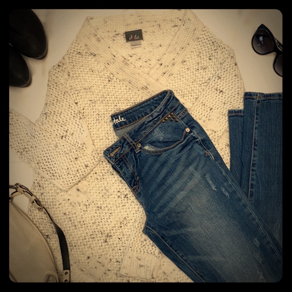 Knit cardigan with star pattern.